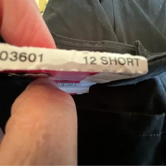 Lee Women’s Jeans NWT Size 12 Short Black Classic Fit Stretch Straight Leg - Picture 6 of 7